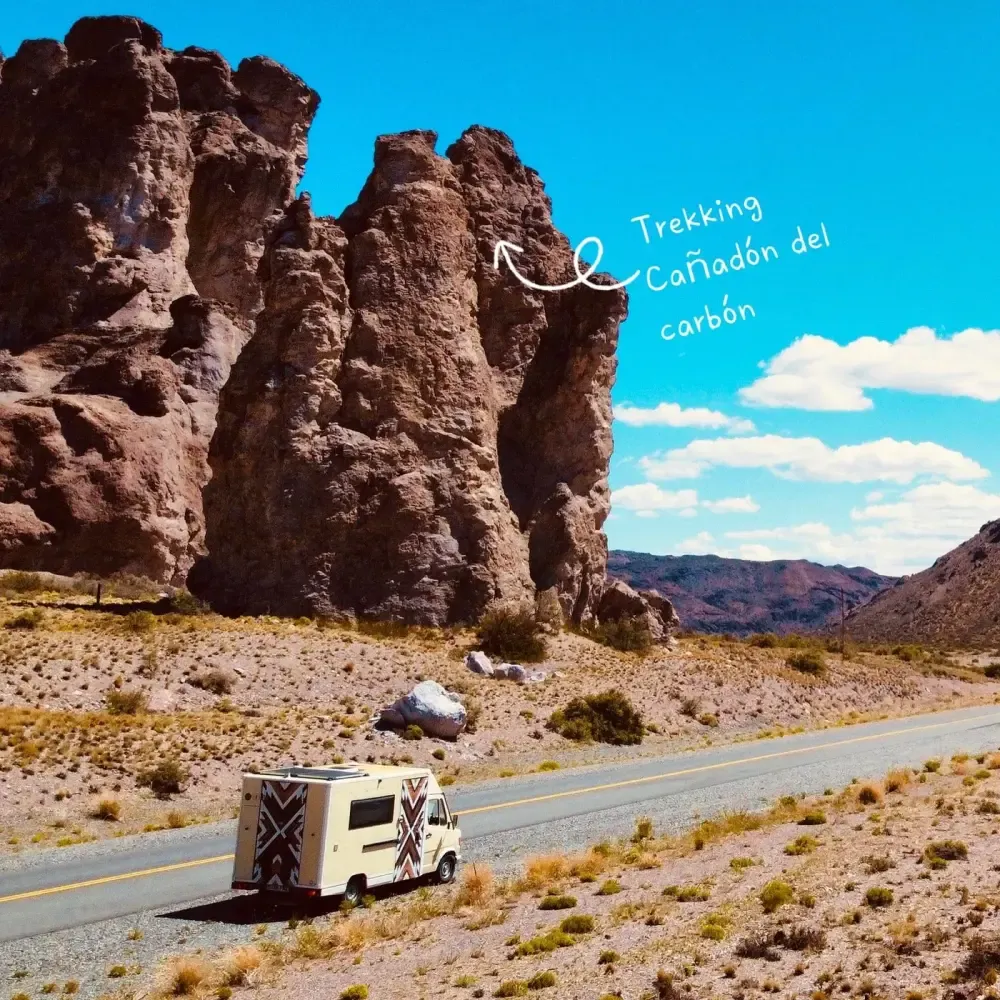 Panorámica del trekking del Cañadón del Carbón