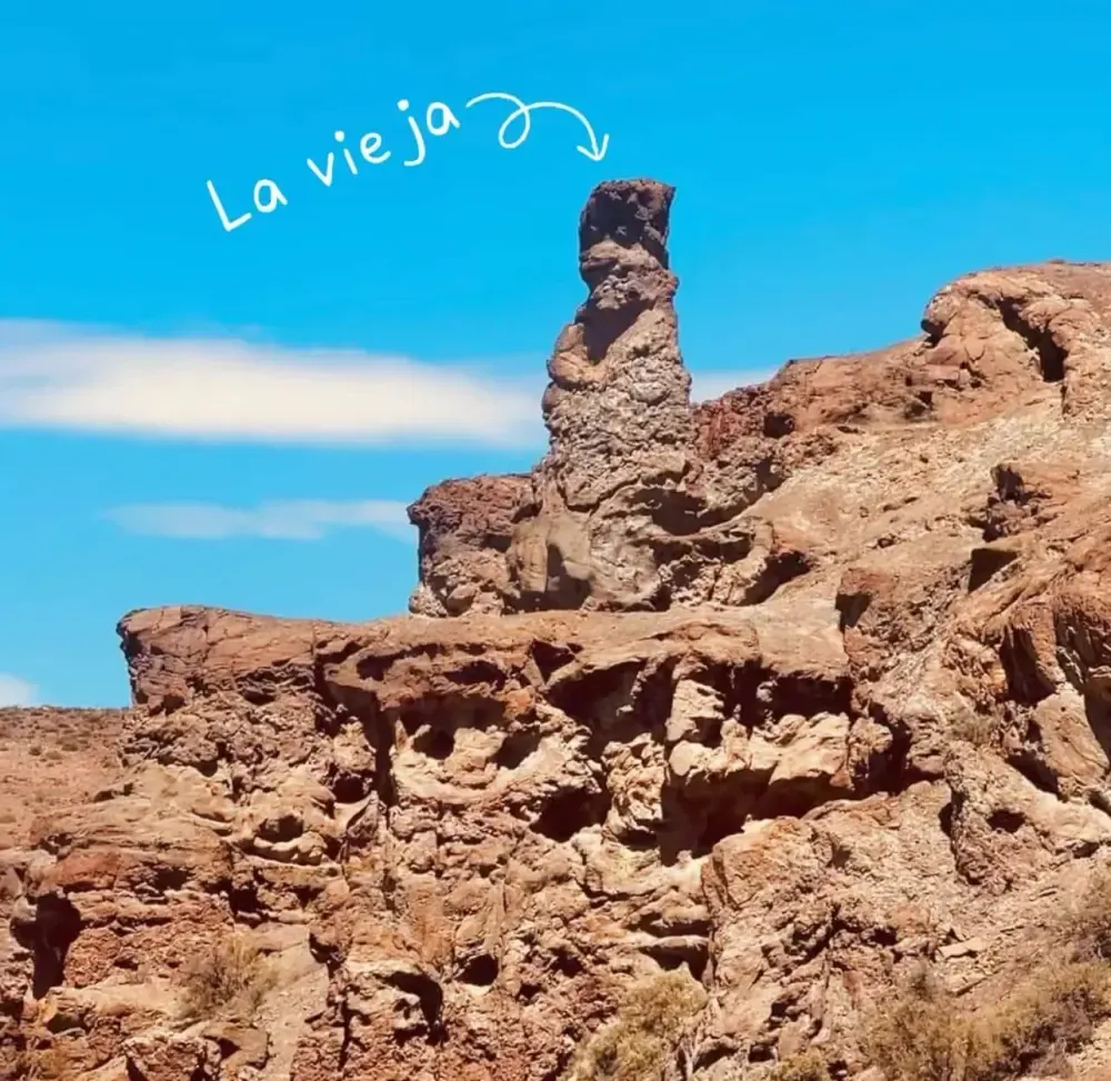 Estructura rocosa con forma de vieja en Los Altares