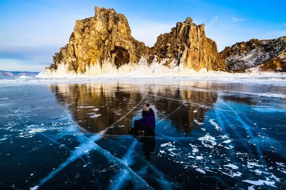 Shamanka rock. Lago Baikal