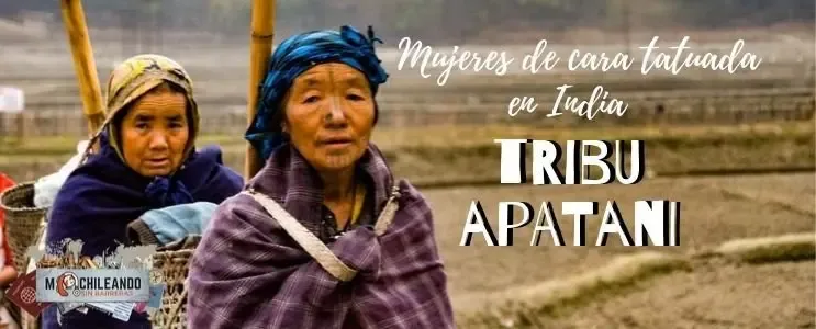 Mujer anciana de la tribu apatani con la cara tatuada, bajo el texto «Mujeres de cara tatuada en India»