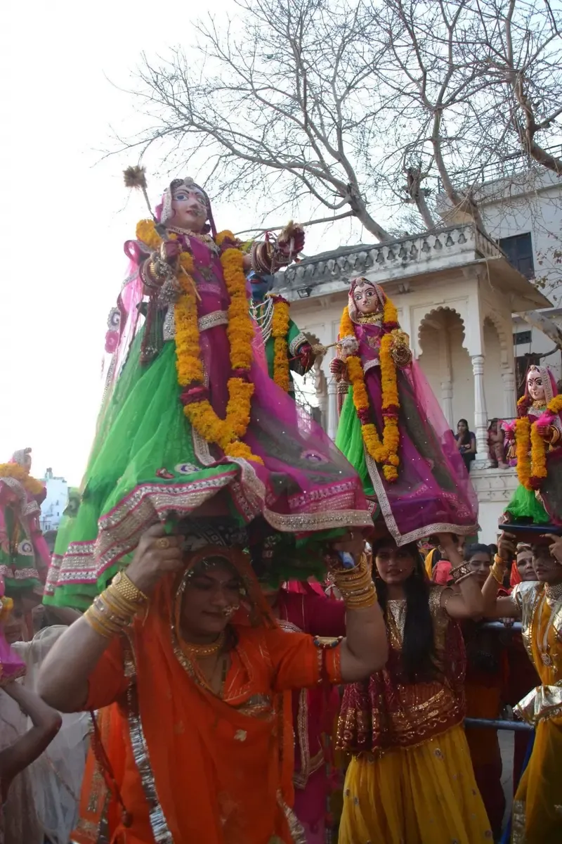 Desfile del Mewar Festival en Udaipur