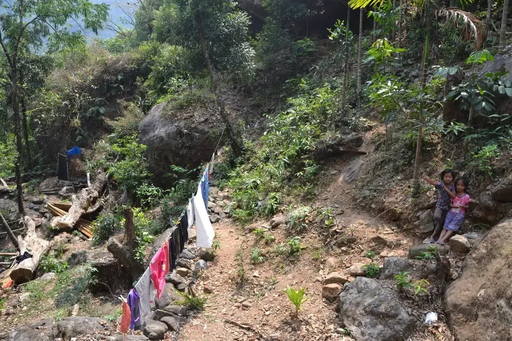 Aldea Khasi en Nongriat en lo alto de la montaña