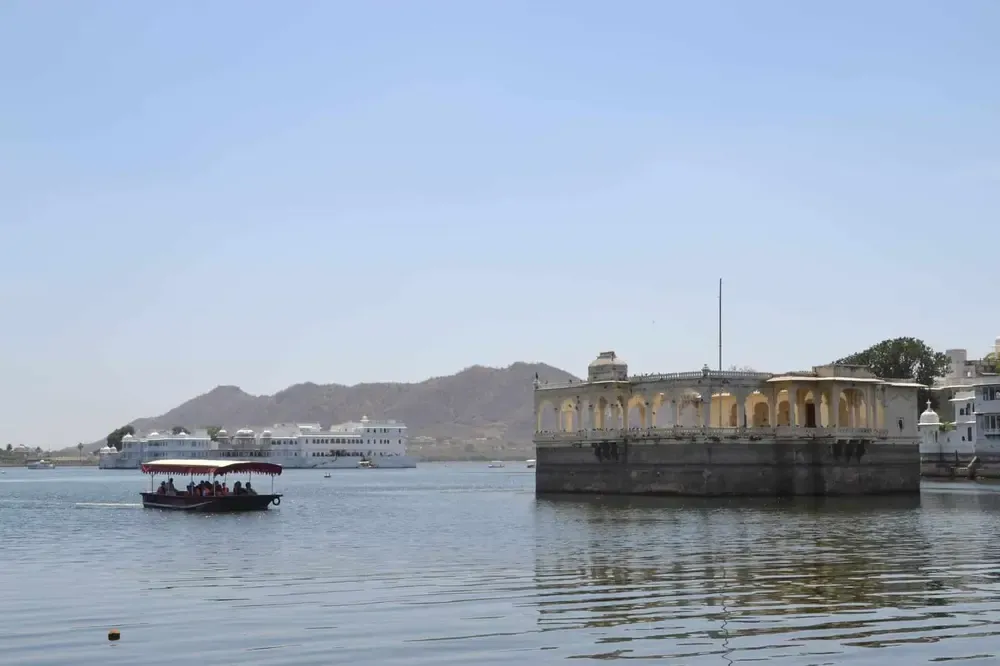 Crucero por el lago Pichola