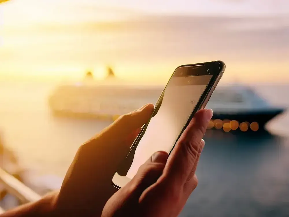 comparativa de esim para viajar usando móvil con conexión a internet en el extranjero