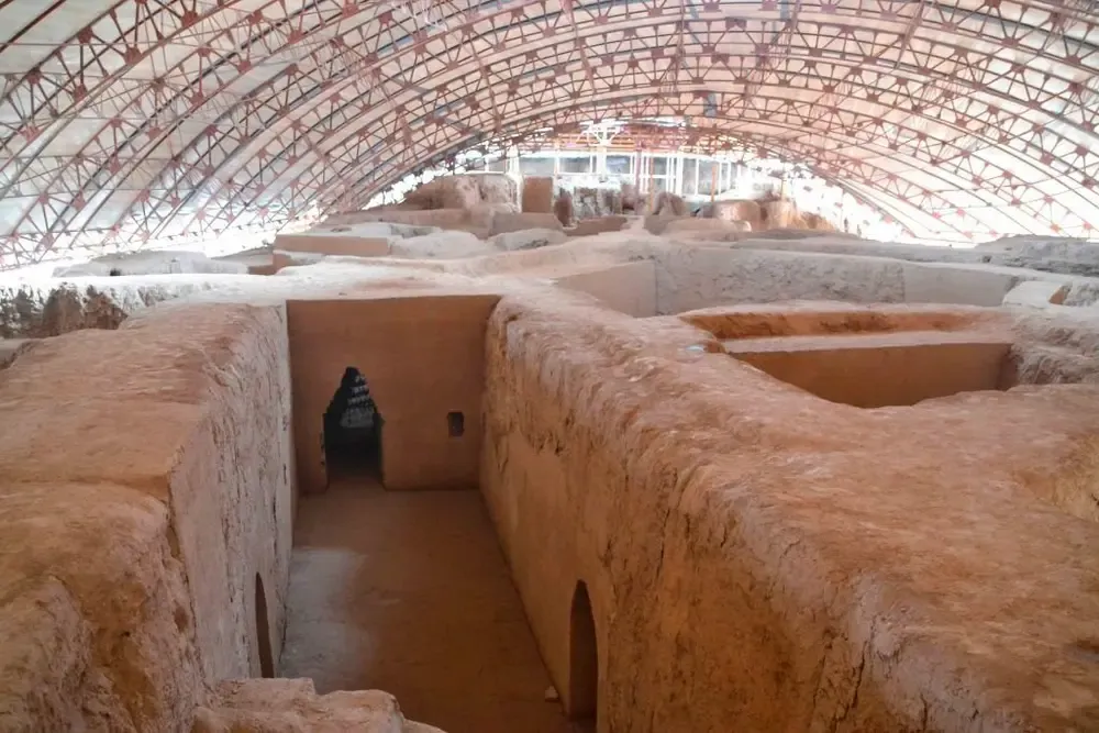 Restos arqueológicos del a antigua ciudad de Turquestán