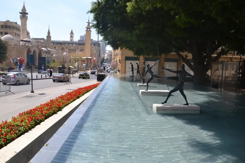 Fuente y monumento en honor al periodista Samir Kassir