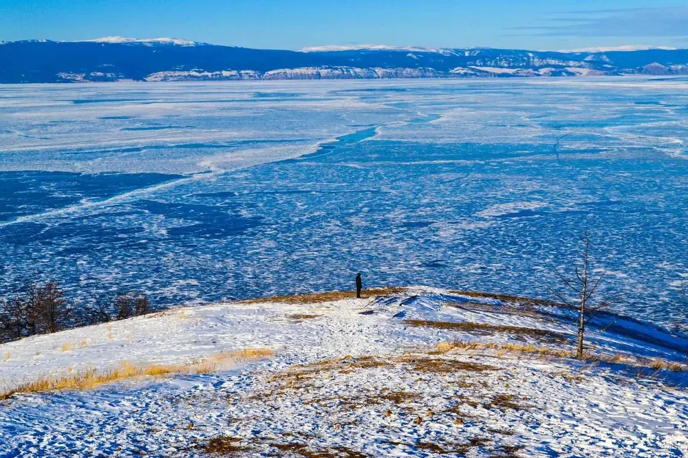 Vistas lago Baikal desde cabo Khoby