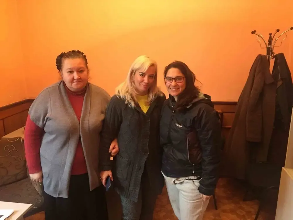Cristina junto a las mujeres de las asociación