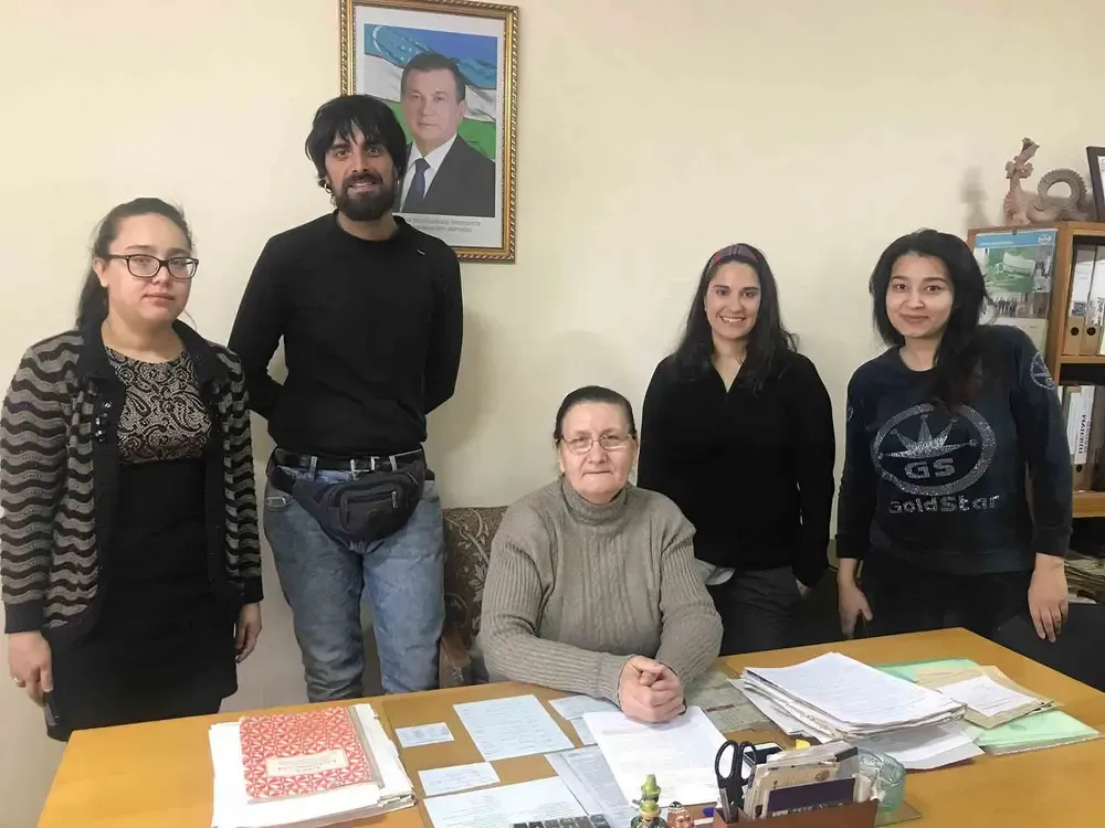 Junto con la Presidenta de la asociación y varias compañeras