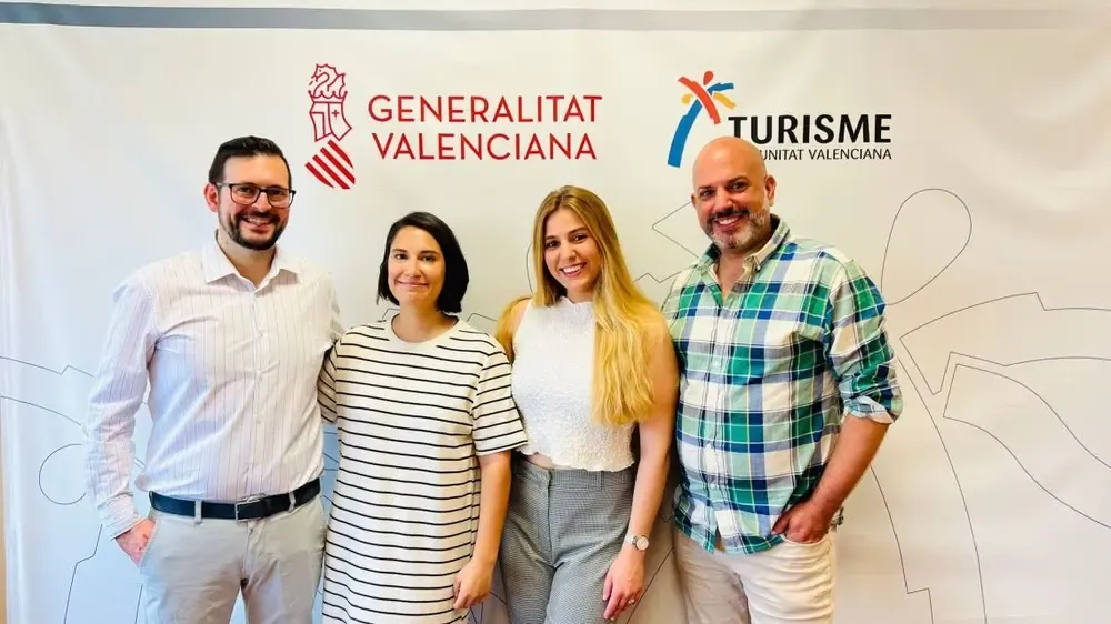 Cristina junto con la gente de PREDIF